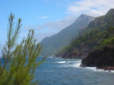Die Steilküste der Sierra Tramuntana bei Port des Canonge (Mallorca) Die Steilküste der Sierra Tramuntana bei Port des Canonge (Mallorca)