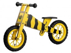 Unsere zwei Wilden drehen Ihre Runden auf dem BambiniBike, welches es mit verschiedenen Motiven gibt. Unsere zwei Wilden drehen Ihre Runden auf dem BambiniBike, welches es mit verschiedenen Motiven gibt.