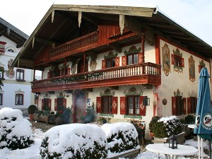 Schusterhäusl am Dorfplatz in Törwang am Samerberg