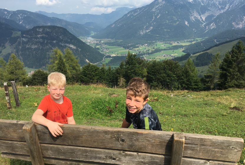 Kindergeburtstag Mal Anders Wenn Wandern Zum Erlebnis Wird Wandern Mit Familiewandern Mit Familie Touren Fur Die Ganze Familie Kindergeburtstag Mal Anders Wenn Wandern Zum Erlebnis Wird Wandern Mit Familiewandern Mit Familie Touren Fur Die Ganze Familie